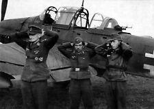 WW2 WWII Photo World War Two / Captured German Luftwaffe Ju87 Stuka Crew Ju-87 picture
