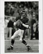1990 Press Photo Chicago Bears Football Player Jim Harbaugh Passes - afa10514 picture