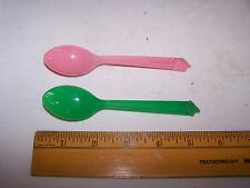 2 Vintage DARI DELITE Plastic Spoons  picture