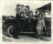 1923 Press Photo Historic New Orleans-Vintage Car & Participants in Elks Show picture