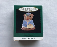 1996 Hattie Chapeau ~ Milliner Mouse, Moustershire ~ Hallmark Miniature Ornament picture