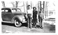 FAMILY BY THE CAR,1940'S.VTG 4.5
