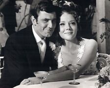 On Her Majesty's Secret Service newlyweds George Lazenby Diana Rigg 24x36 poster picture