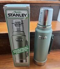 Vintage 1990 USA Made Aladdin Stanley Thermos Green 1 Quart A944DH New In Box. picture