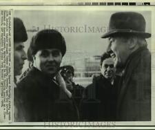 1970 Press Photo Senator Eugene McCarthy and Viktor Lipsky at Moscow Airport. picture
