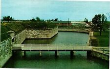 Vintage Postcard- 36071. FORT MONROE EAST GATE. UnPost 1960 picture