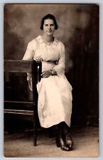 eStampsNet - RPPC Portrait Young Lady 1910 - 1930 Postcard picture