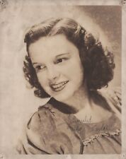 HOLLYWOOD BEAUTY JUDY GARLAND SIGNED AUTOGRAPH WIZARD OZ 1940s ORIG Photo C26 picture