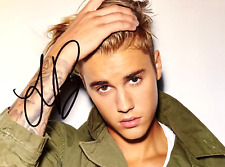 Justin Bieber Signed 7x5 inch Color Photo Original Autograph Signature picture