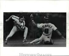 1990 Press Photo Louis Polonia is thrown out stealing in the 6th tag picture