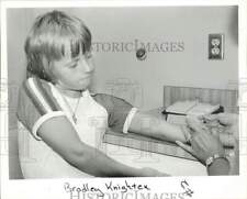 1979 Press Photo Bradley Knighten gets tuberculin skin test at health department picture