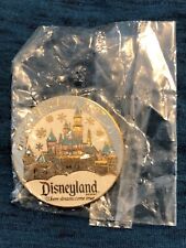 Disneyland Exclusive Cast Member 2007 Holiday Christmas Pin picture