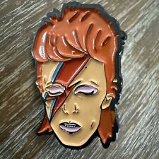David Bowie, Metal Pin, 1