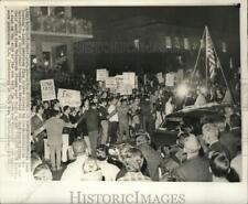 1965 Press Photo Anti-war demonstrators line up for protest march in Berkeley picture