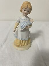 Vintage A Mothers Love AVON 1981 Handcrafted Porcelain Figurine Child Mother picture