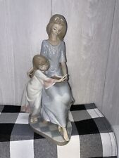 LLADRO Bedtime Story #5457 Mother Daughter Sitting and Reading Large Figure chip picture
