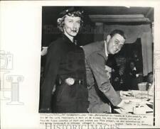 1950 Press Photo Politician Franklin Roosevelt Jr. & wife at polling place in NY picture
