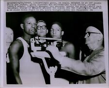LG844 1959 Wire Photo VIRGIL AKINS DON JORDAN Welterweight Boxing Weigh In Scale picture