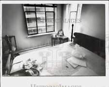 1971 Press Photo View of abandoned bedroom at 2016 Commonwealth Avenue in Boston picture