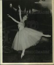 1959 Press Photo New York dancer Gillian Martlew - tua46467 picture
