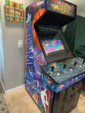 NBA Showtime-NFL Blitz 2000 Vintage Arcade Machine (Privately Owned) picture