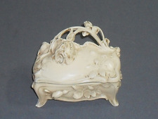 Vintage JB trinket box #820 ivory painted metal non-magnetic picture