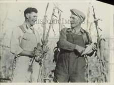 1933 Press Photo Corn Husking champs Sherman Henriksen and Harry Brown, Nebraska picture