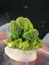4.4g Natural and beautiful fluorescent minerals from China picture