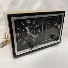 Vintage 1976 GE Clock Radio Alarm Model 7-4725 Beige AM Alarm picture