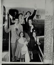 1956 Press Photo Comedian Bob Hope arrives in New York with his family picture