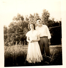 Vintage Photo 1940s, Young Couple Posed In A Field, 3.5x2.5 Black White picture