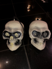 HANGING Plastic SKULLS HALLOWEEN Skulls Glow In The Dark 8