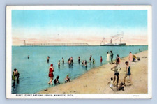 1930'S. LIGHTHOUSE. FIRST STREET BATHING BEACH. MANISTEE, MICHIGAN. POSTCARD DM2 picture