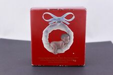 LLADRO 1999 BABY'S FIRST CHRISTMAS BABY IN WREATH - NEW IN BOX picture