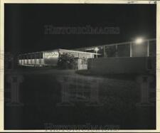 1970 Press Photo Exterior of Folger's Coffee with well-mounted floodlight system picture