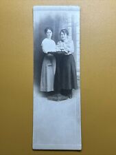 Early 1900s CDV unusual shape 2 beautiful Women ORIGINAL snapshot vintage photo picture