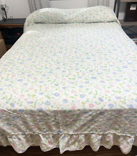 VINTAGE FLORAL SEERSUCKER BEDSPREAD RUFFLED COTTAGECORE SHABBY FULL SIZE picture