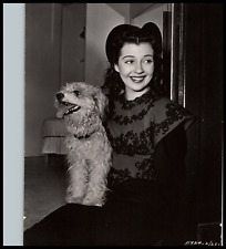 HOLLYWOOD BEAUTY Gail Russell Stylish Pose Stunning Portrait 1940s PHOTO 369 picture