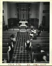 1989 Press Photo Sisters of the Holy Family exit the chapel at the convent picture
