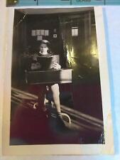 VTG 1930s WALLET PHOTO SCHOOL GIRL AT DESK w/ BOOK Snap Shot Ships FREE picture