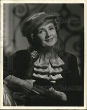 1949 Press Photo Lovely actress Billie Burke stars in 