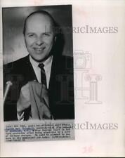 1963 Press Photo Joseph Mitchell leaves New York Supreme Court - hcw28666 picture