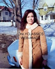1970 MARY TYLER MOORE FORD MUSTANG FILMING SHOW IN MINNEAPOLIS MN CANDID PHOTO picture