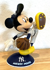 VINTAGE 2001 MICKEY MOUSE NEW YORK YANKEES PITCHER DANBURY MINT FIGURINE FIGURE picture
