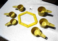 Vintage TUPPERWARE Wall Mount Measuring Cup Rack #1296  Yellow + Measuring Cups picture