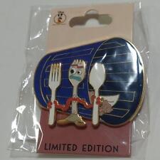 DEC Surprise Release Toy Story 4 Forky Pin Badge Limited picture