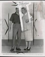 1956 Press Photo Actress Judy Holliday poses with actor Richard Conte picture