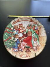 Avon Vintage 1989 Christmas Plate Together For Christmas 22K Gold Trim picture