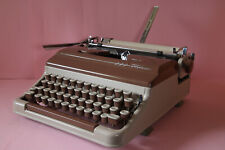 Vintage Torpedo 18 Two tone Chocolate-cream beautiful excellent typewriter picture
