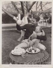 Richard Arlen with his son (1934) 🎬⭐ Original Vintage Paramount Photo K 204 picture
